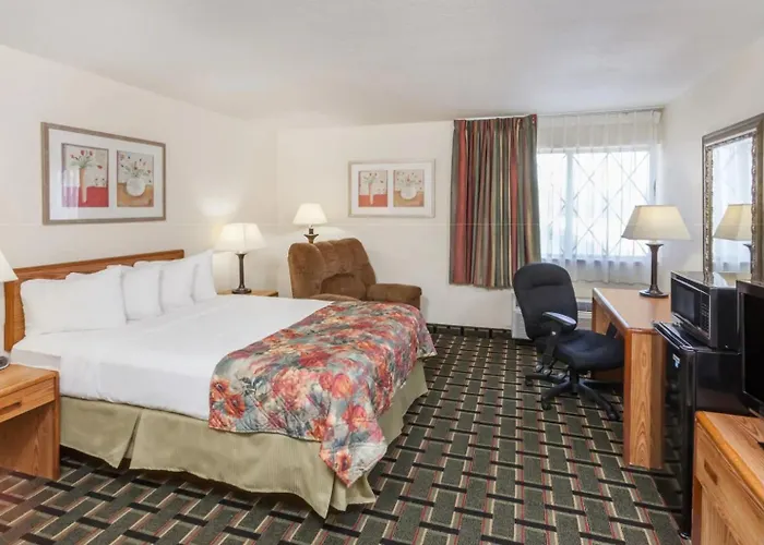 Fairbridge Express Forsyth Il Motel